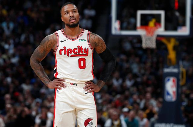 足球比赛中 足球比赛中